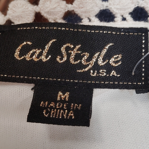 Elegant White Lace Dress - Picture 6 of 7